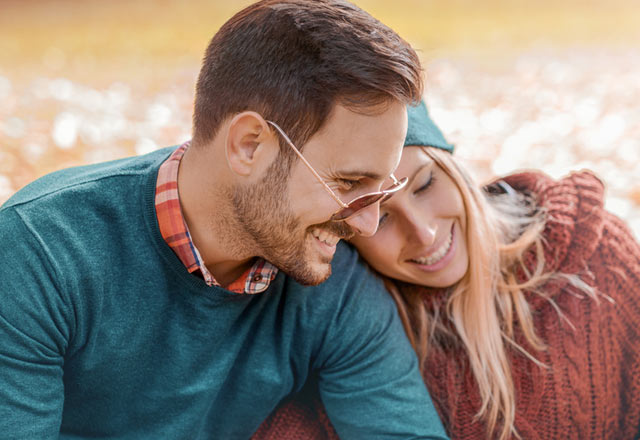 8 حرکت ساده که با انجام آن می توانید شریک زندگی خود را شاد کنید !