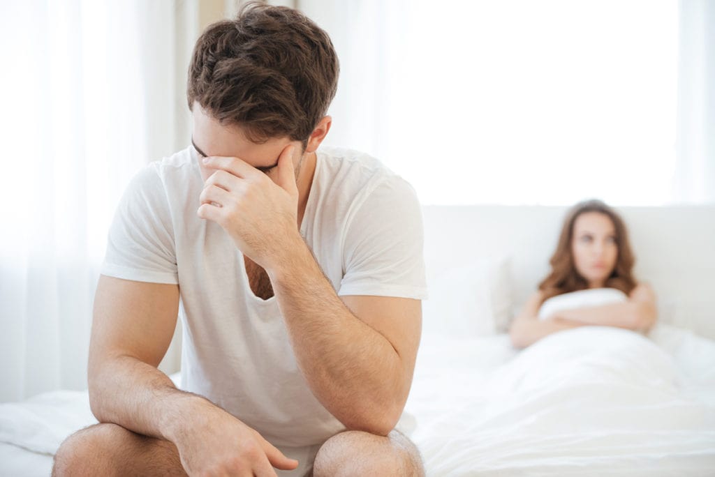 6 مورد از دلایل بی‌میلی مردان به رابطه‌ی جنسی که بهتر است آنها را بدانید وارونه 5031
