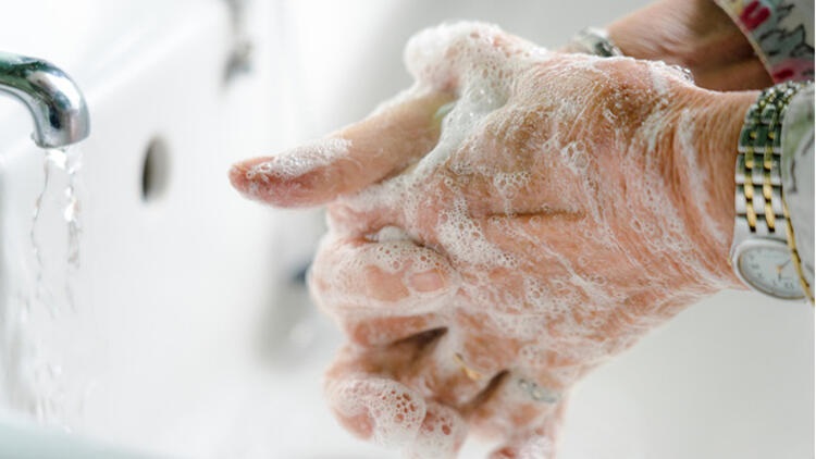 دستان خود را به مدت 20 ثانیه بشویید