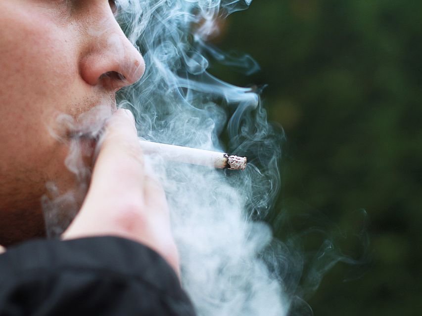 مصرف سیگار و ماری جوانا ریسک ابتلا به کرونا را افزایش می دهد