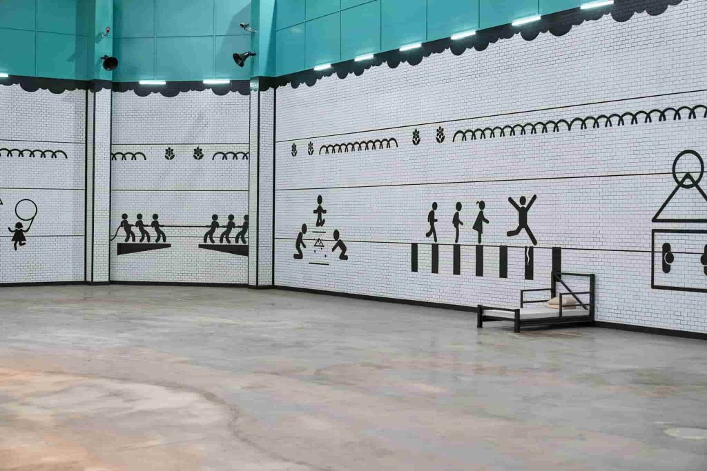 نقاشی های روی دیوار از نکات جالب سریال بازی مرکب 
