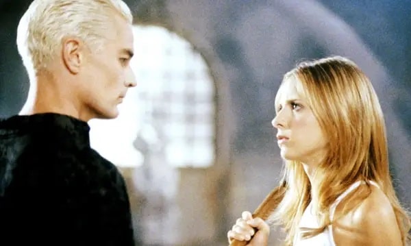 Buffy the Vampire Slayer فیلم و سریال شبیه سریال ونزدی
