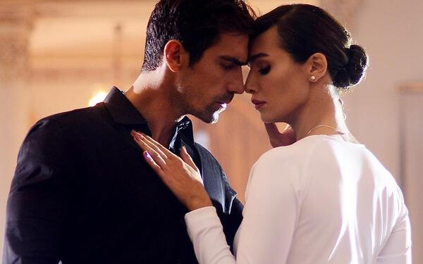 Siyah Beyaz Ask از بهترین سریال های عاشقانه ترکی